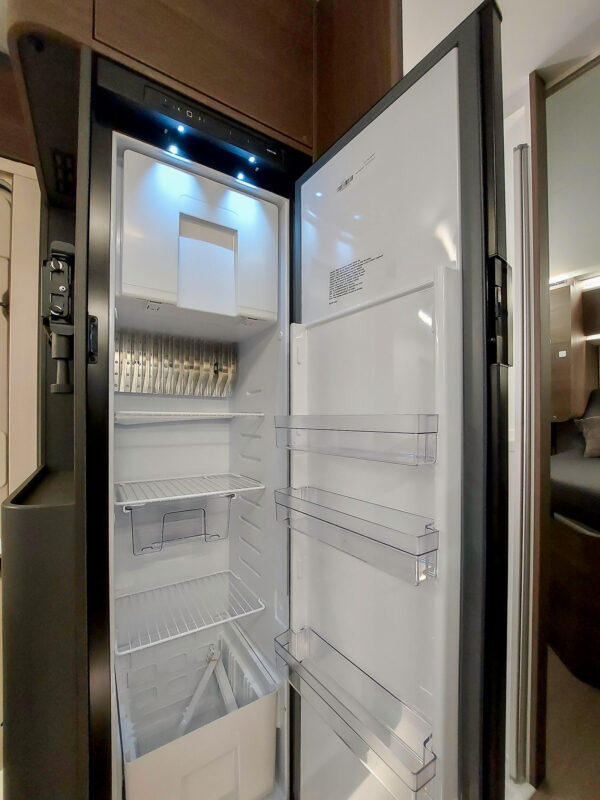 Adria Coral Supreme 670 DC 2025 – Image 11