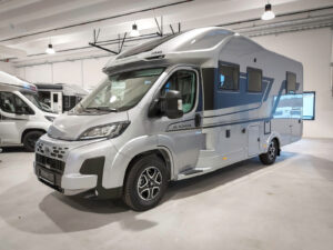 Adria Coral Supreme 670 DC 2025