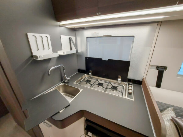 Adria Coral Supreme 670 DC 2025 – Image 7