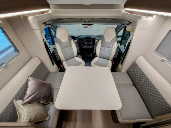 Adria Coral Supreme 670 DC 2025 – Image 8