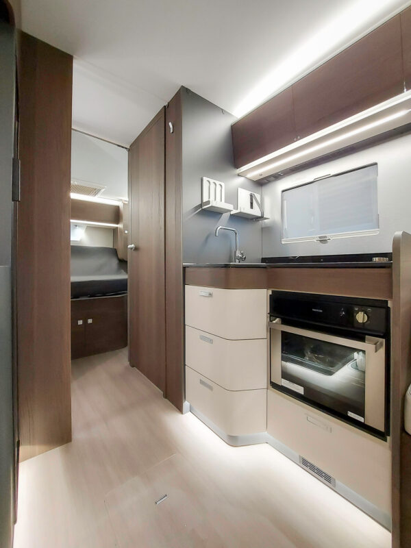 Adria Coral Supreme 670 DC 2025 – Image 9