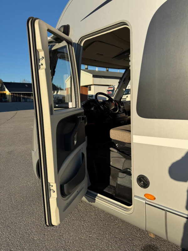 Bürstner B I 720 QB 2014 – Image 11