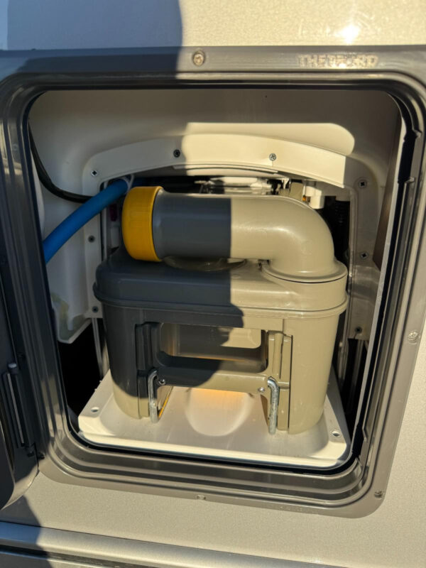 Bürstner B I 720 QB 2014 – Image 16