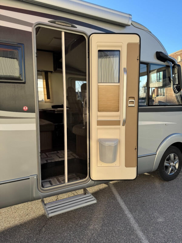 Bürstner B I 720 QB 2014 – Image 9