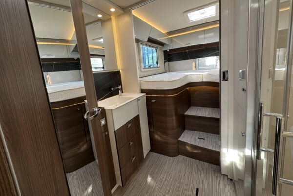 Bürstner Elegance I 910 G 2023 – Image 2