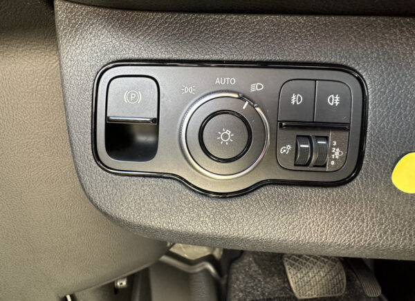 Bürstner Elegance I 910 G 2023 – Image 13