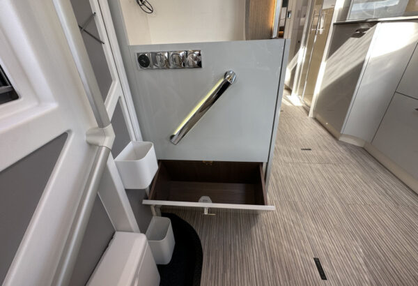 Bürstner Elegance I 910 G 2023 – Image 16