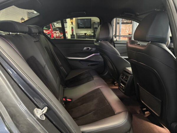 BMW 330e M 2020 – Image 13