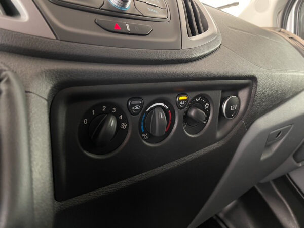 Ford Transit 2018 – Image 9