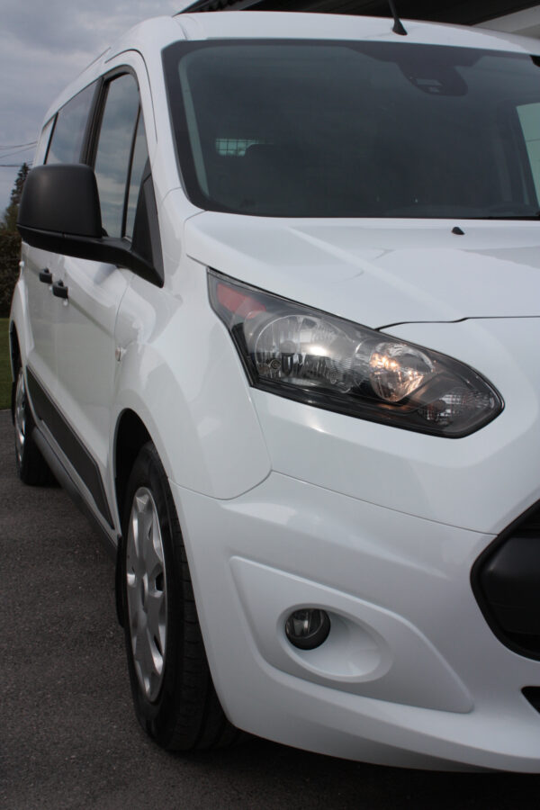 Ford Transit Connect – Image 10