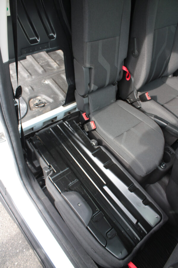 Ford Transit Connect – Image 8