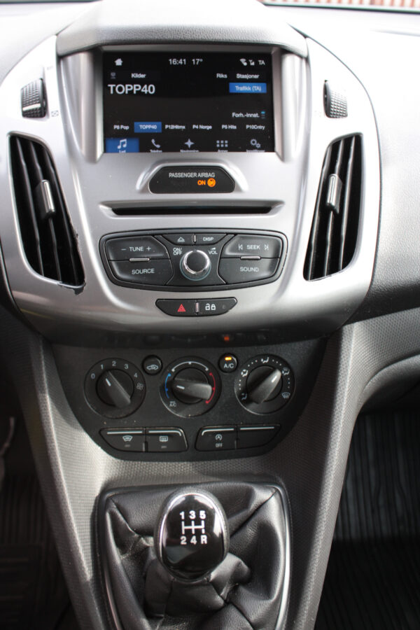 Ford Transit Connect – Image 9