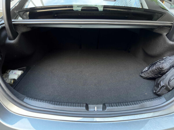 Mercedes-Benz C300e 2023 – Image 12