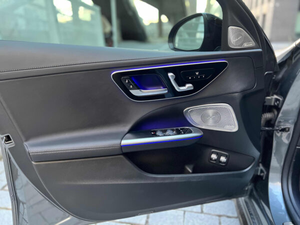 Mercedes-Benz C300e 2023 – Image 13