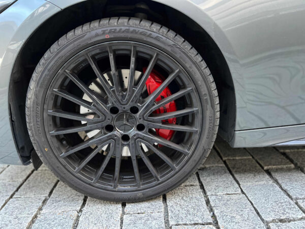 Mercedes-Benz C300e 2023 – Image 4