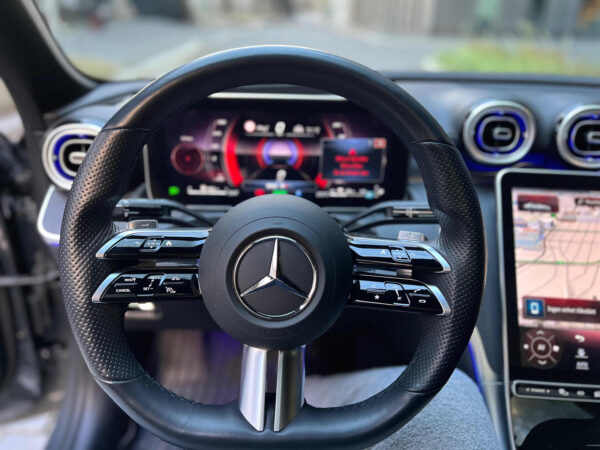 Mercedes-Benz C300e 2023 – Image 21