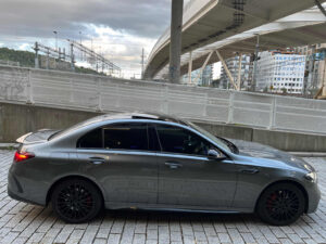 Mercedes-Benz C300e 2023