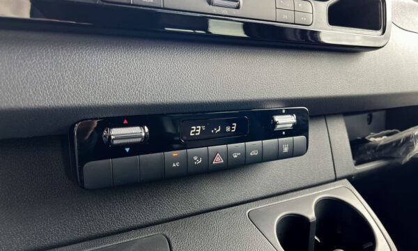 Mercedes-Benz Sprinter 2022 – Image 9
