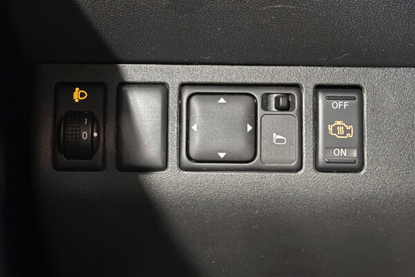 Nissan Navara 2007 – Image 10
