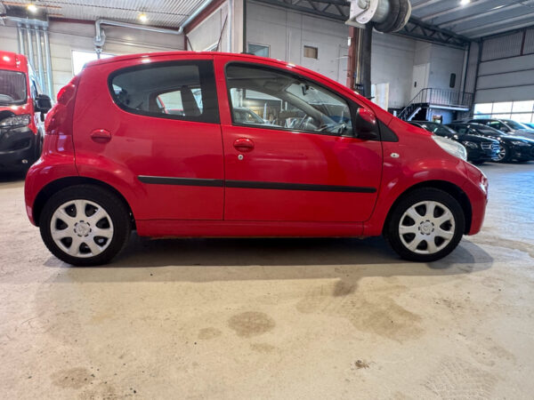 Peugeot 107 2011