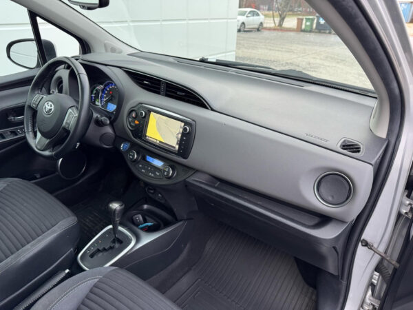 Toyota Yaris 2016 – Image 11