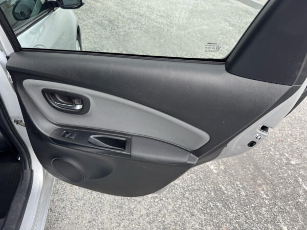 Toyota Yaris 2016 – Image 14