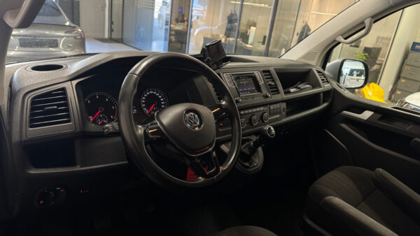 Volkswagen Caravelle 2.0TDi 2018 – Image 8