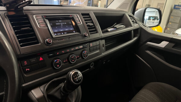 Volkswagen Caravelle 2.0TDi 2018 – Image 9