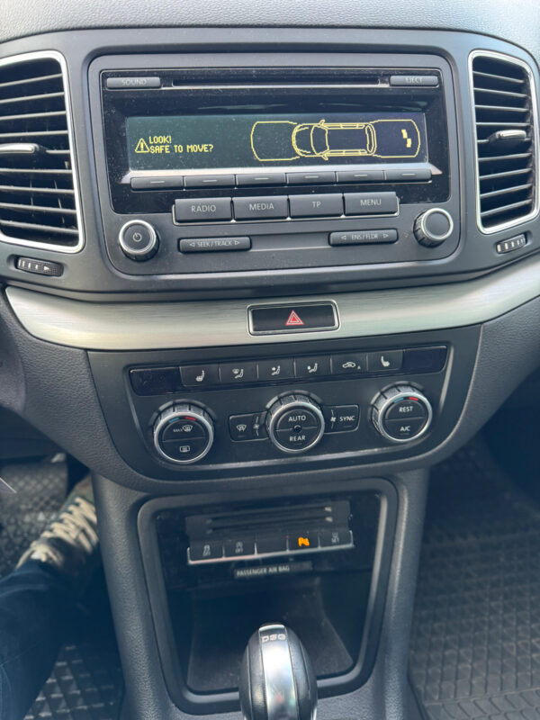 Volkswagen Sharan 2013 – Image 8