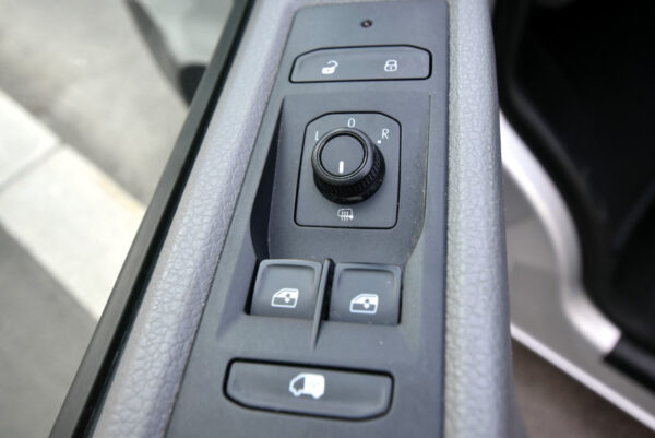 Volkswagen Transporter T6.1 2020 – Image 18