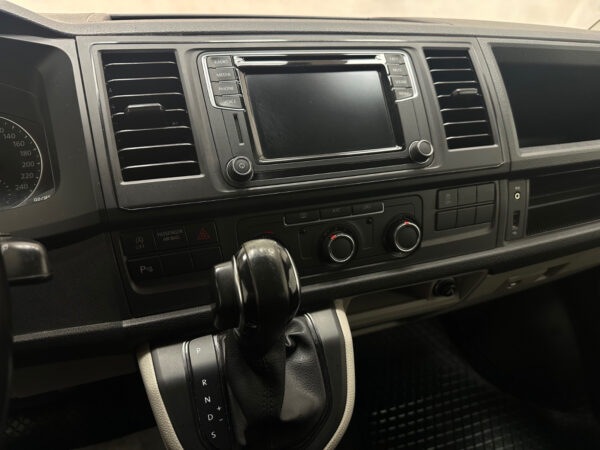Volkswagen Transporter 2.0TDI 2017 – Image 7