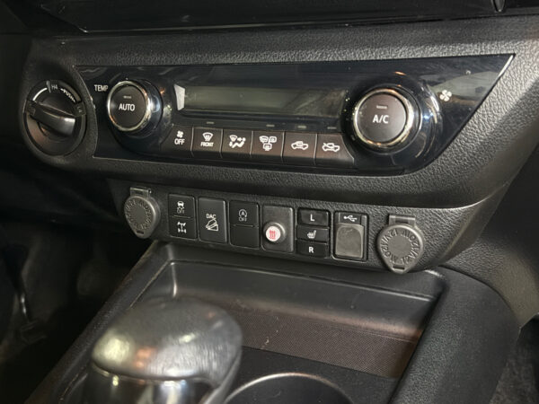 Toyota HiLux 2.8D 4WD 2021 – Image 2