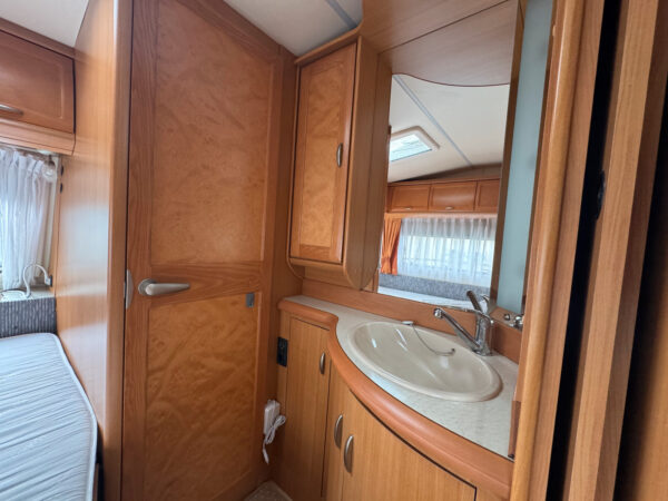Hobby Prestige 495 UFE 2008 – Image 10