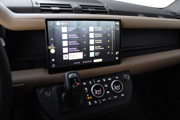 Land Rover Defender 3.0l 300ch X-HSE 2025 – Image 4