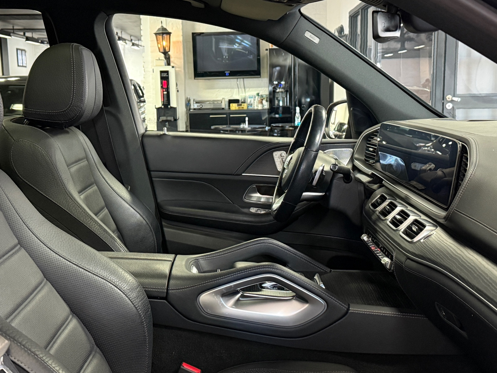 Mercedes-Benz GLS 350d AMG 2020 – Image 4