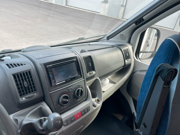 Rapido 703F 2008 – Image 19