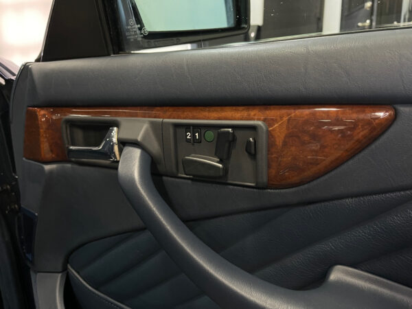 Mercedes-Benz Classe S 560 1990 – Image 14
