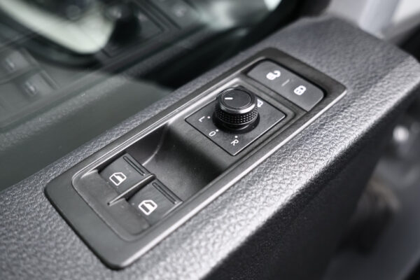 Volkswagen Transporter 2.0TDI 2019 – Image 12