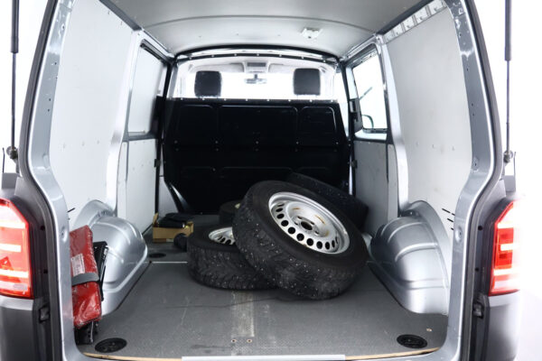 Volkswagen Transporter 2.0TDI 2019 – Image 14