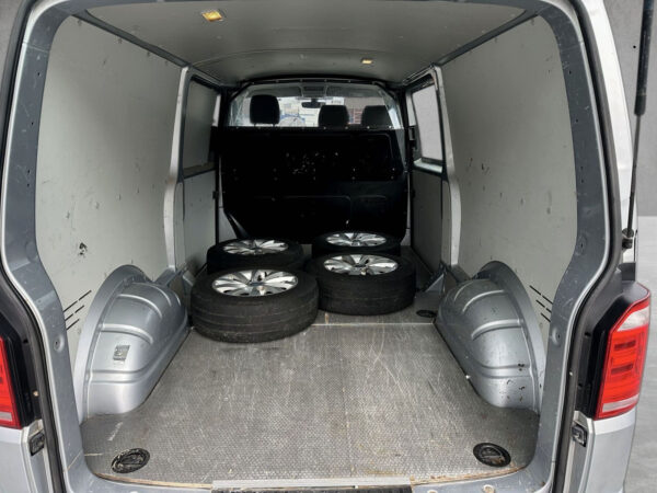 Volkswagen Transporter T6 2018 – Image 19
