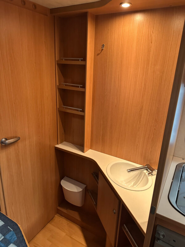 Adria Altea 462 2008 – Image 16