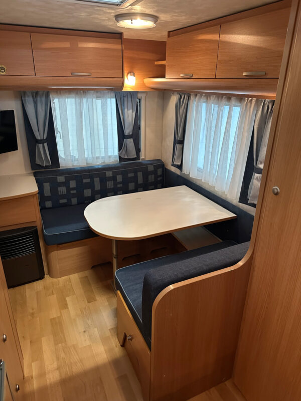 Adria Altea 462 2008 – Image 9