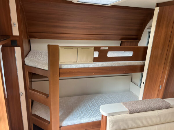 Caravane Hobby 540 KMFe PREMIUM 2014 – Image 7